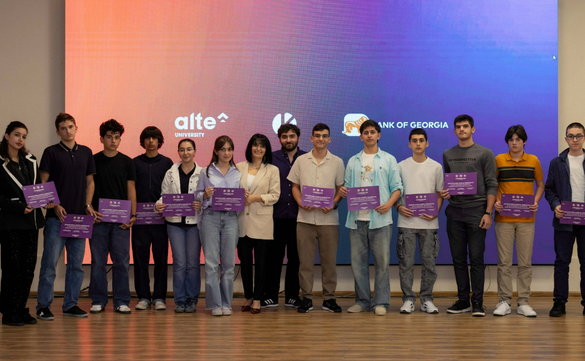 Alte University Hosts Award Ceremony to Recognize STEM School Graduates